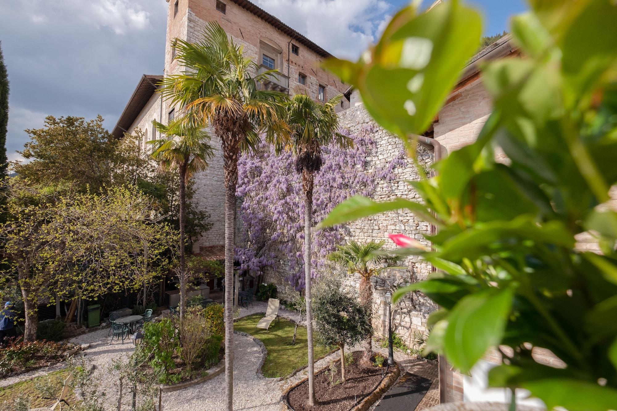 Relais Ducale Hotel Gubbio Exterior foto